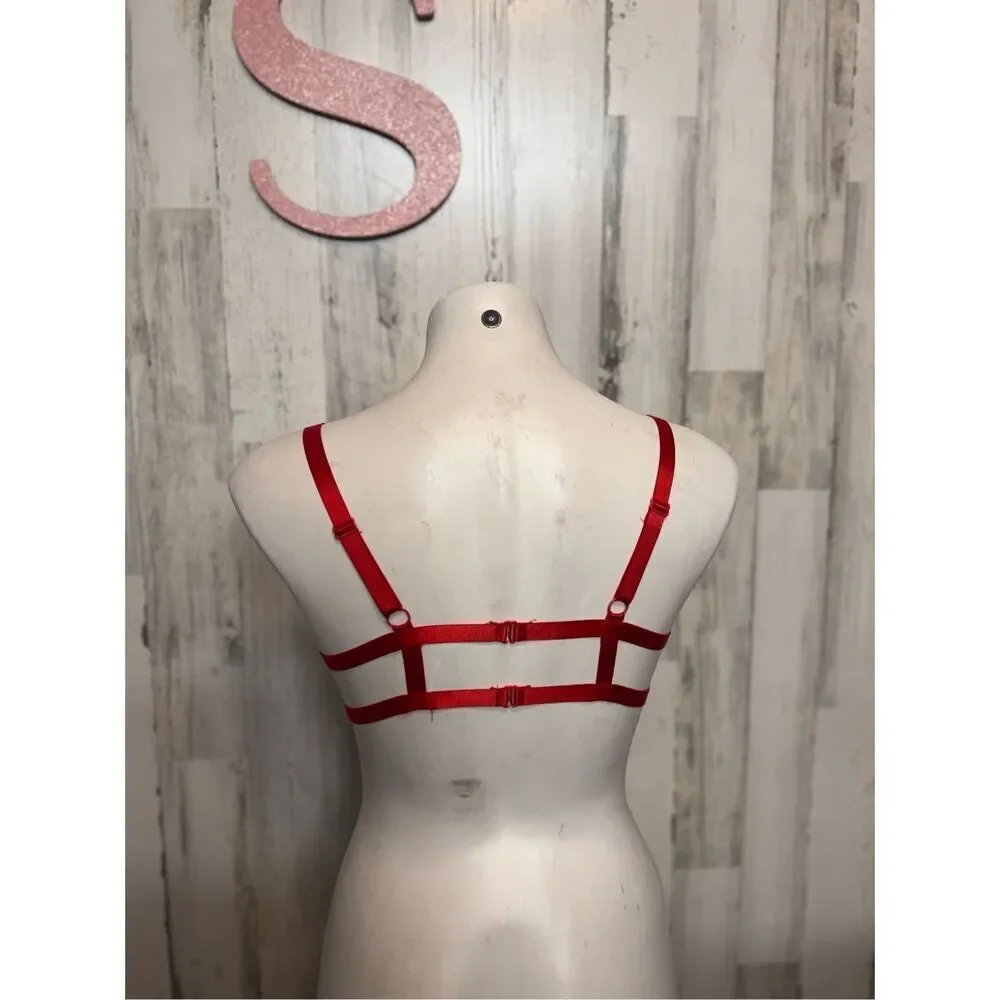 PrettyLittleThing Red Strappy Cutout Bra - Size S